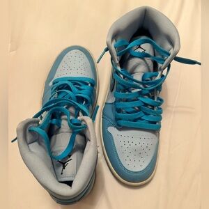 Air Jordan’s Mid
Ice blue